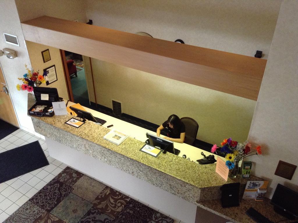 אורורה Econo Lodge Denver International Airport מראה חיצוני תמונה